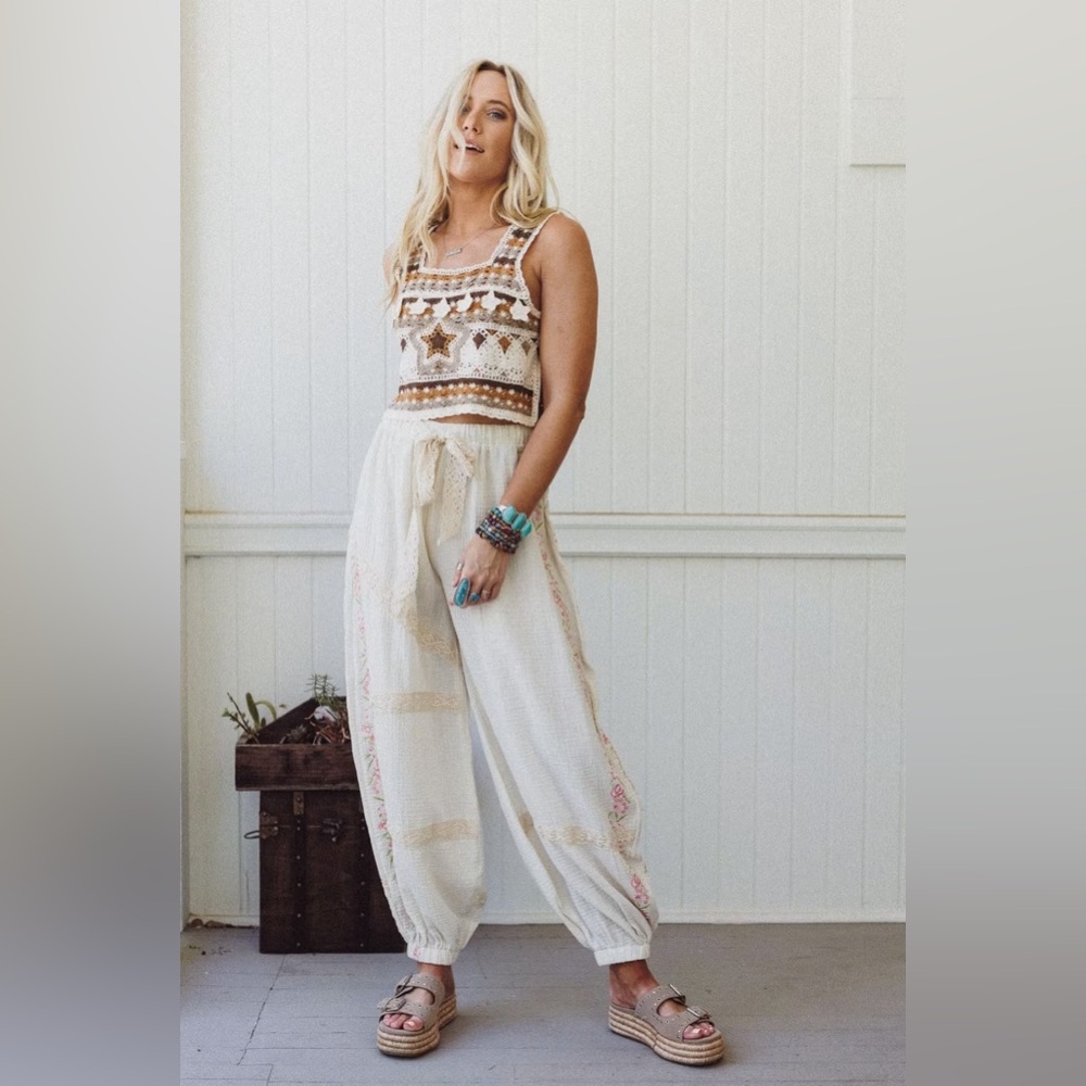 Cream Embroidered Boho Pants size Small - Picture 2 of 8